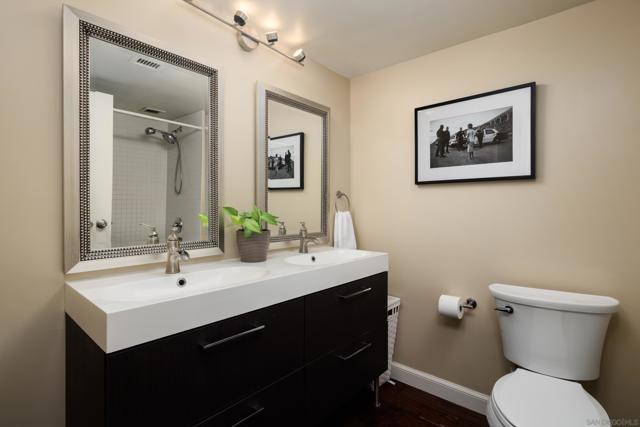 500 W Harbor Dr, San Diego CA: https://media.crmls.org/mediaz/fd0230e2-7cf6-4bee-96f9-2f4b70145634.jpg