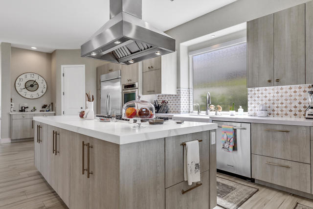 51173 Marbella Court, La Quinta CA: https://media.crmls.org/mediaz/fd0272ba-2dbe-4d7d-b0a4-f896acb4d8ab.jpg