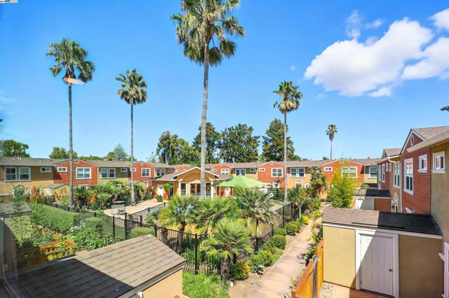 865 Carlisle Way, Sunnyvale CA: https://media.crmls.org/mediaz/fd028145-652a-4bf7-9bb7-be008fa058f9.jpg