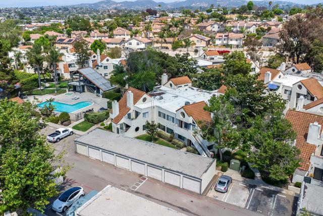345 N Melrose Dr, Vista CA: https://media.crmls.org/mediaz/fd033a18-b206-4da9-bb16-8c7853ec98da.jpg