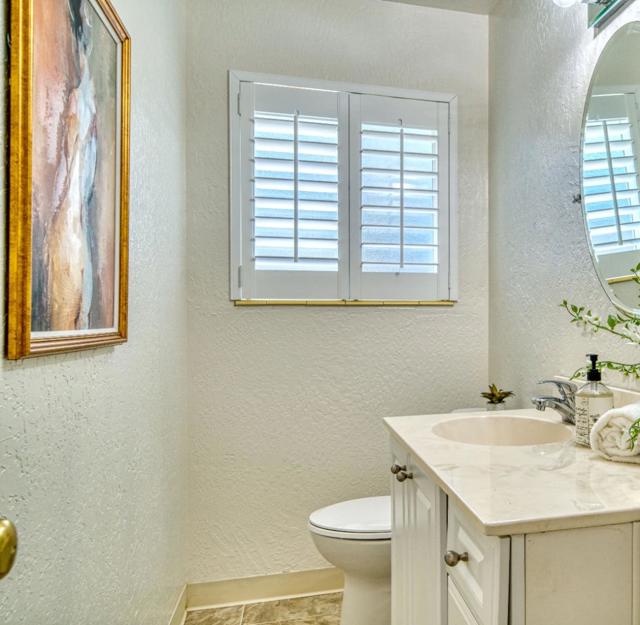 1422 Broadway, Santa Cruz CA: https://media.crmls.org/mediaz/fd035368-ca2a-43c7-b7c1-ddb10f687408.jpg
