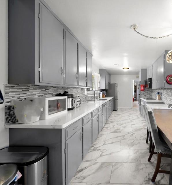 310 Jackson, Sunnyvale CA: https://media.crmls.org/mediaz/fd038e84-7f2a-4987-a82e-c9b7c774a524.jpg