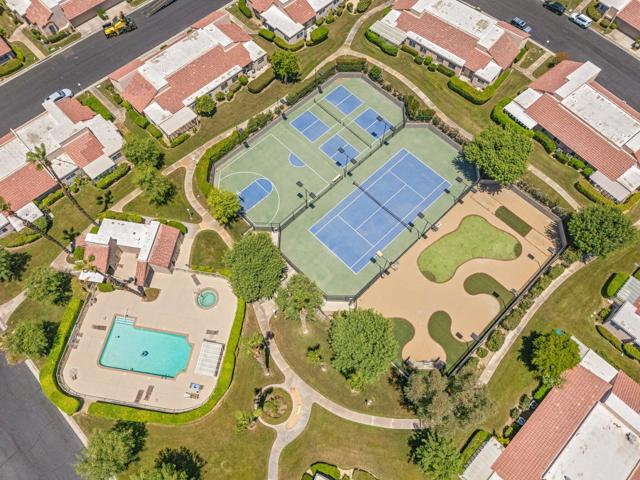 74965 San Ysidro Circle, Palm Desert CA: https://media.crmls.org/mediaz/fd043f31-fa8f-4e5a-a497-bd09eece4b99.jpg