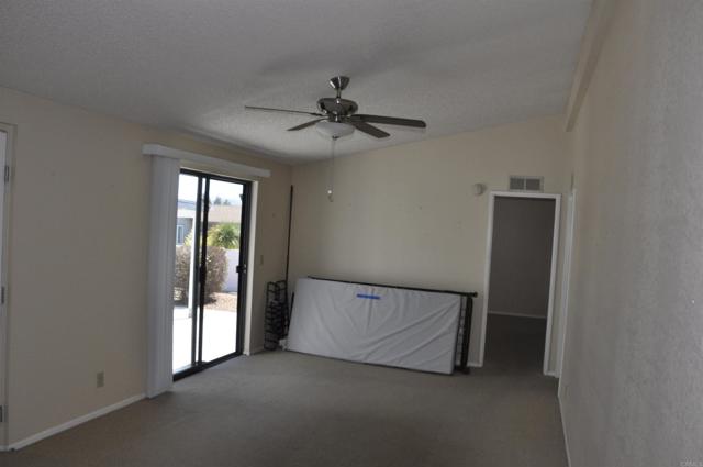 635 Via Costa Rica, Vista CA: https://media.crmls.org/mediaz/fd045164-0612-49e5-abed-61c7bb5a8188.jpg