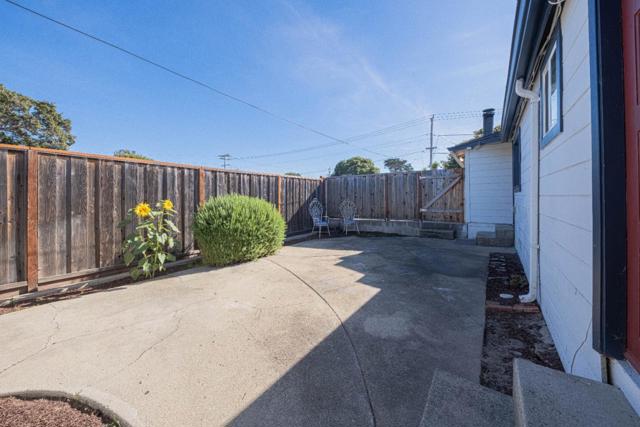 345 Sequoia Avenue, Monterey CA: https://media.crmls.org/mediaz/fd04beb3-5382-470d-a49f-52de998f3291.jpg