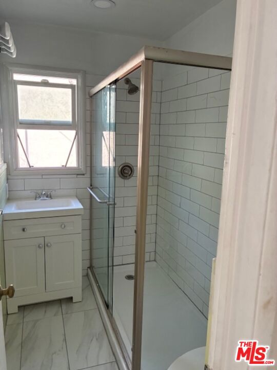 1111 12th Street, Santa Monica CA: https://media.crmls.org/mediaz/fd051ef4-38fe-4980-a6c7-56fc8e78f67e.jpg