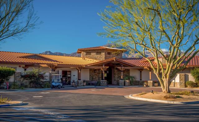 80601 Oak Tree, La Quinta CA: https://media.crmls.org/mediaz/fd056256-4314-445a-8c59-64e34e1d9b13.jpg