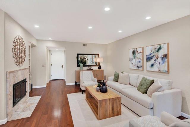 1190 Maria Privada, Mountain View CA: https://media.crmls.org/mediaz/fd05a78e-60f3-4548-8a7e-6d18e8280ec1.jpg