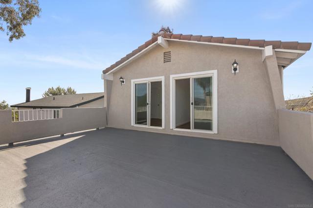 9811 Eucalyptus St, Spring Valley CA: https://media.crmls.org/mediaz/fd061922-5dcf-446b-baf2-6072aed51bcb.jpg