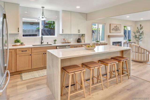 11187 Tyrolean Way, San Diego CA: https://media.crmls.org/mediaz/fd06b296-876f-41e8-901c-d5f5c7b647c8.jpg