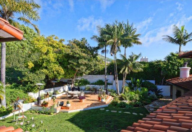 32524 Seacliff Drive, Rancho Palos Verdes CA: https://media.crmls.org/mediaz/fd06bddc-1ba3-4ff2-acc3-c3195a6ac08c.jpg