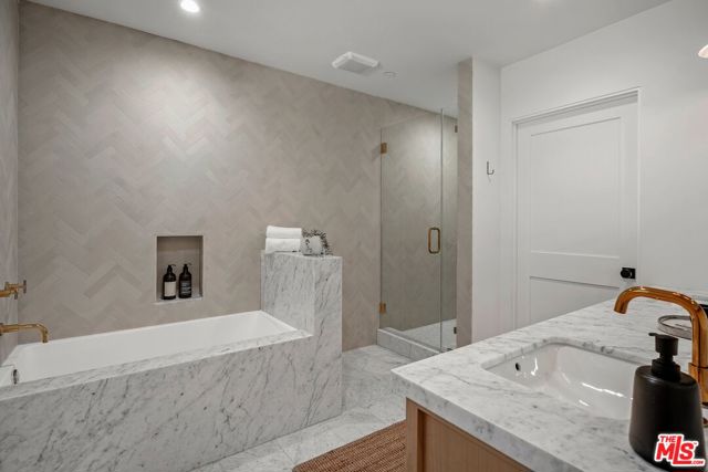 Image 16 of 29 For 4525 Greenbush Avenue