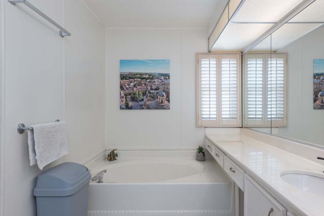 160 Hilligoss Drive, Cathedral City CA: https://media.crmls.org/mediaz/fd07ebb1-e3ed-4451-94d3-972ebef7c5bd.jpg