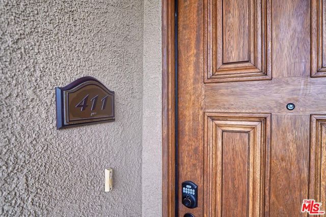 1401 S St Andrews Place, Los Angeles CA: https://media.crmls.org/mediaz/fd0856a2-0df9-4284-98fc-dd40dcbbb0f7.jpg