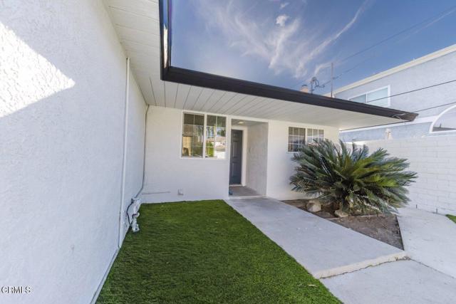 Detail Gallery Image 3 of 24 For 19314 Valerio St, Reseda,  CA 91335 - 3 Beds | 2/1 Baths