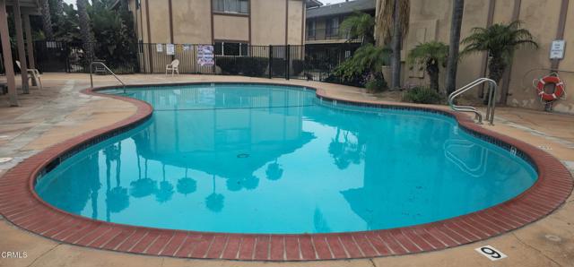 1925 Ginger Street, Oxnard CA: https://media.crmls.org/mediaz/fd09b916-5caf-4e2e-bb28-f9d174267cfd.jpg