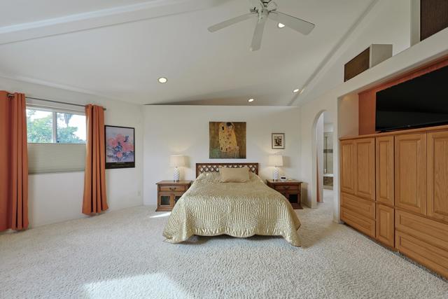 638 Margarita Ave, Coronado CA: https://media.crmls.org/mediaz/fd0a26e3-b280-466b-9e56-4535d54b114c.jpg