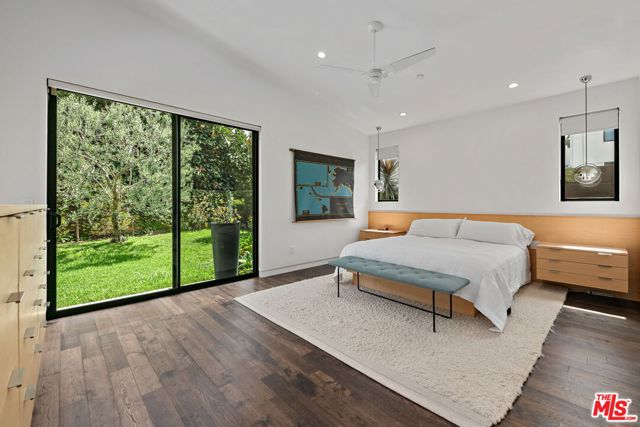 4276 Campbell Drive, Los Angeles CA: https://media.crmls.org/mediaz/fd0a4f9a-9182-4834-b5b1-243169ff8805.jpg