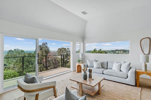 Detail Gallery Image 2 of 41 For 1763 Sky Loft Ln, Encinitas,  CA 92024 - 3 Beds | 3 Baths