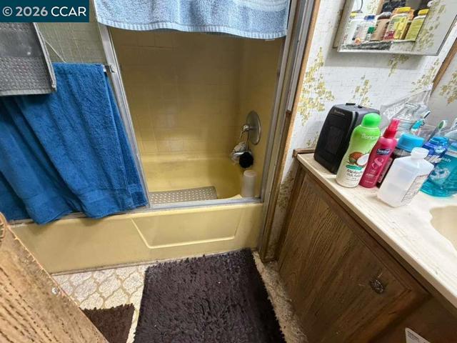 28227 Murcia St, Hayward CA: https://media.crmls.org/mediaz/fd0a6e9d-a829-42b1-ada4-d70aab552175.jpg