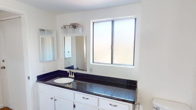 Detail Gallery Image 8 of 22 For 8340 via Sonoma #F,  La Jolla,  CA 92037 - 1 Beds | 1 Baths