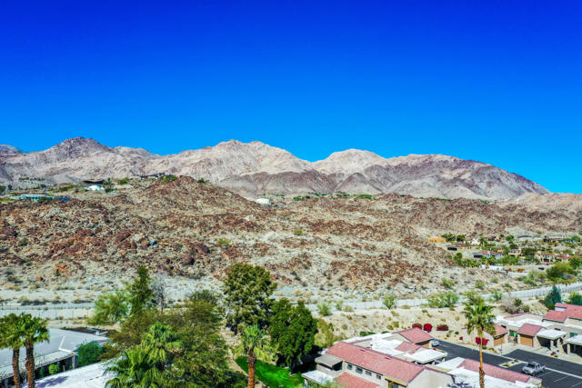 49305 Highway 74, Palm Desert CA: https://media.crmls.org/mediaz/fd0ac6c1-16cc-40c9-9e90-f131e52f339b.jpg