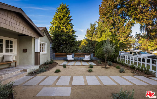 1411 Armadale Avenue, Los Angeles CA: https://media.crmls.org/mediaz/fd0b25d1-adcf-4db6-a1d2-b029ce0d62b2.jpg