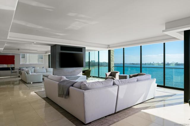 3860 Riviera Dr, San Diego CA: https://media.crmls.org/mediaz/fd0b58b2-c332-4fae-ad5d-e3132ffe583e.jpg