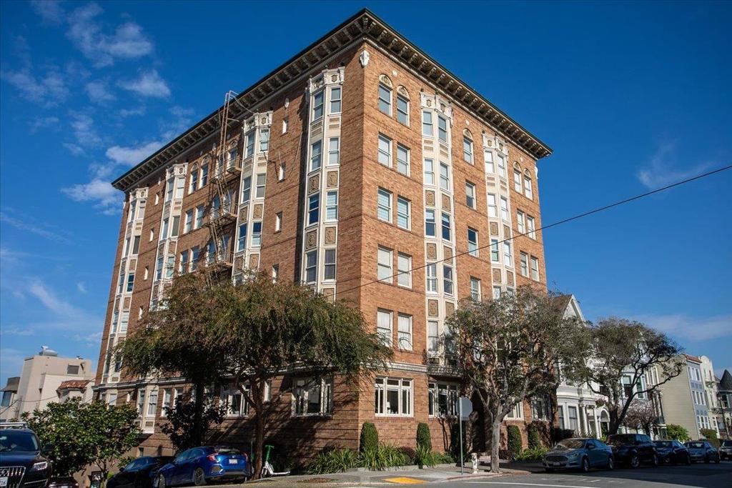 1990 Green Street #107