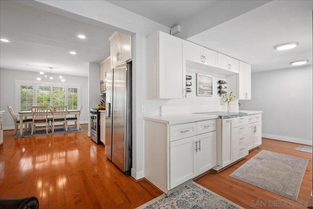 10212 Caminito Pitaya, San Diego CA: https://media.crmls.org/mediaz/fd0cc40c-a5a4-4017-8d11-ffe971d13f06.jpg