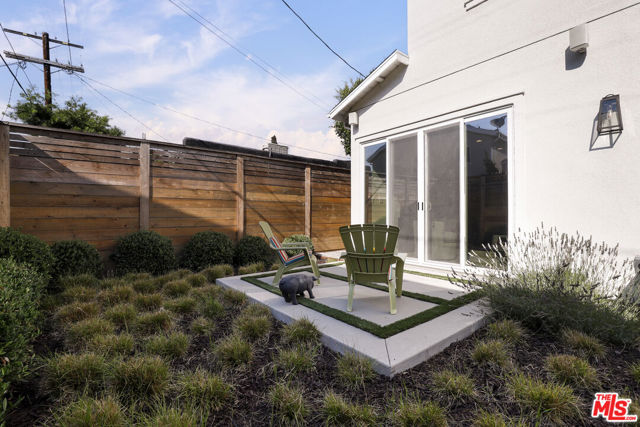 1741 S S Marvin Ave, Los Angeles CA: https://media.crmls.org/mediaz/fd0d33b7-6876-4f4c-8565-7152560b0778.jpg