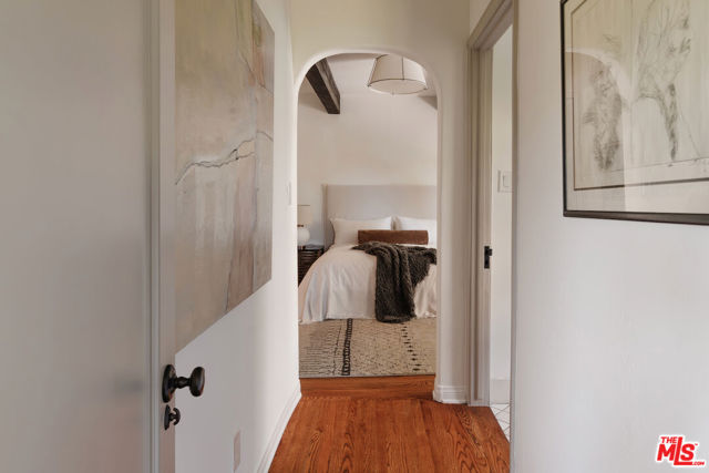 3744 Clayton Avenue, Los Angeles CA: https://media.crmls.org/mediaz/fd0d4749-bc0c-4741-9a28-22b12e869f0c.jpg