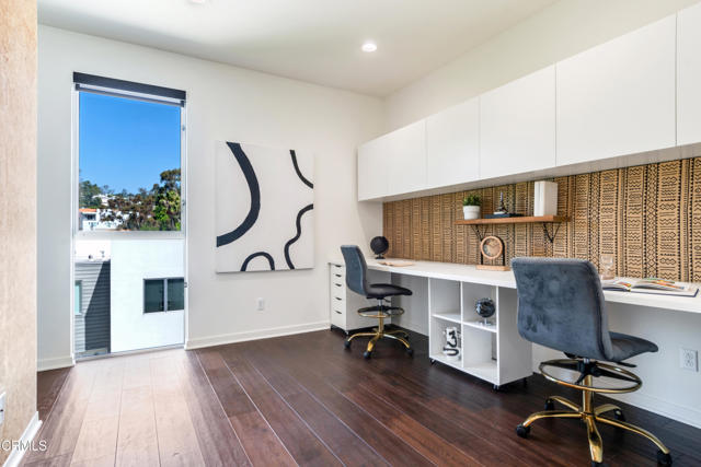 Detail Gallery Image 9 of 17 For 2504 N via Artis, Los Angeles,  CA 90039 - 3 Beds | 2/1 Baths