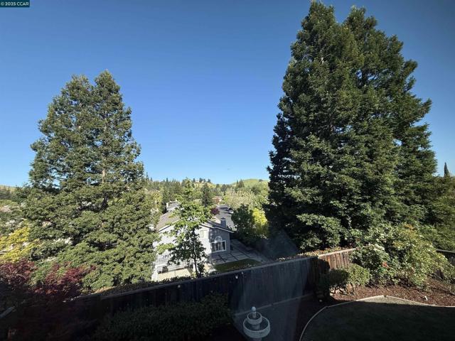 600 Bourne Ct, Danville CA: https://media.crmls.org/mediaz/fd0eae1a-6cde-4711-ad16-6e64dc23cb2f.jpg