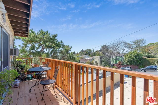 2160 Lake Shore Avenue, Los Angeles CA: https://media.crmls.org/mediaz/fd0ef9d2-e6c9-42e7-a119-a75c8de53d6a.jpg