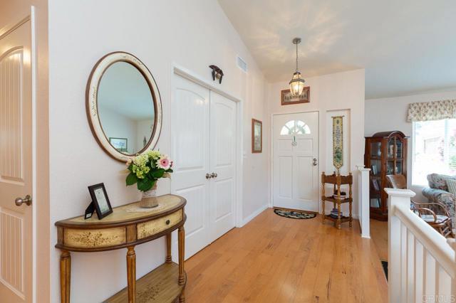 6714 Bedlow Ct, San Diego CA: https://media.crmls.org/mediaz/fd0efea3-deed-4b09-bfb6-284d4eb03688.jpg