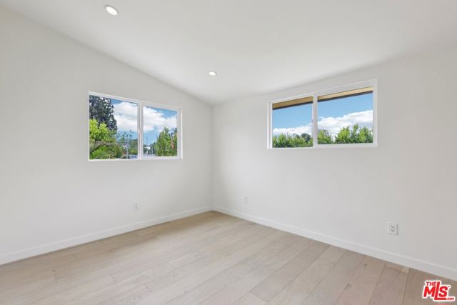 6731 Delco Avenue, Winnetka CA: https://media.crmls.org/mediaz/fd0f7db4-dbb2-4812-955f-58348f38a4b3.jpg