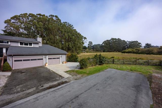 1077 Pearl Avenue, Moss Beach CA: https://media.crmls.org/mediaz/fd10475a-27fe-43fb-b7ac-eef27204b9a5.jpg