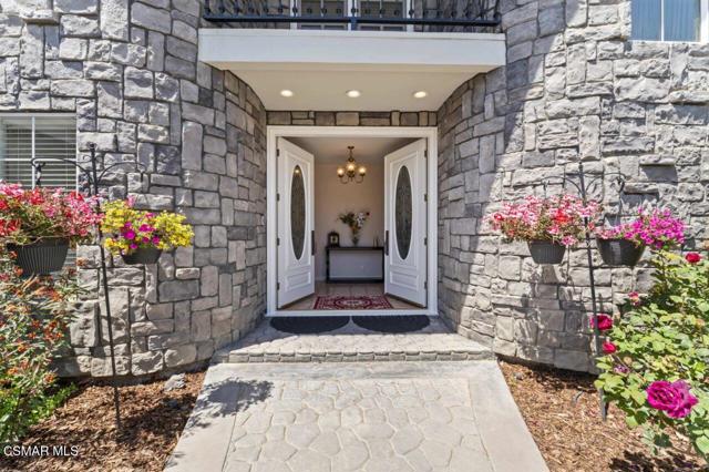10885 Citrus Drive, Moorpark CA: https://media.crmls.org/mediaz/fd104ef1-f7f4-4cc9-b2d5-6a453b8c35d0.jpg