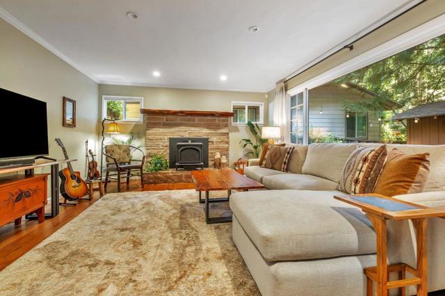 165 Saint Francis Drive, Boulder Creek CA: https://media.crmls.org/mediaz/fd1104b1-52df-4991-b6c3-a448d003d712.jpg