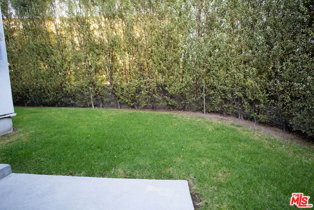 https://media.crmls.org/mediaz/fd1177ec-bc2c-4818-865f-93a0479475bb.jpg?preset=X-Large