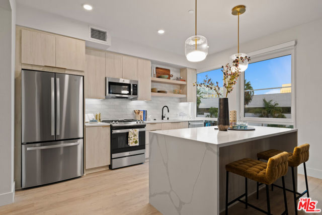 250 E Broadway, Long Beach CA: https://media.crmls.org/mediaz/fd11a452-db31-409b-9c55-a4e348ccd2d5.jpg