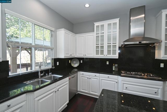 Image 10 of 59 For 5458 Sherwood Way