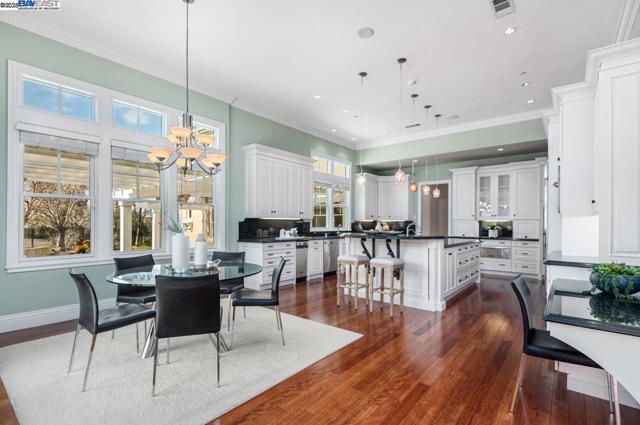 1569 Via Di Salerno, Pleasanton CA: https://media.crmls.org/mediaz/fd1269ef-a036-4192-9429-73add6716a44.jpg