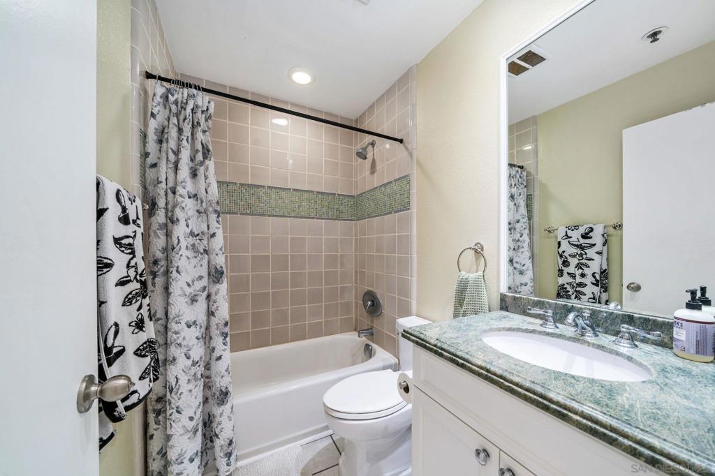 MLS #250032682SD img 15