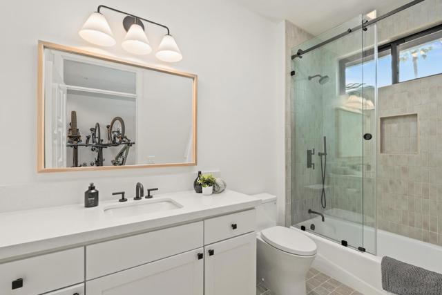 2511 San Clemente Ave, Vista CA: https://media.crmls.org/mediaz/fd12a9af-3e6b-4809-885f-8afed8637195.jpg