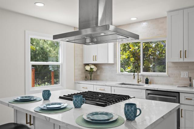 3675 Herbert St, San Diego CA: https://media.crmls.org/mediaz/fd12c4ab-3674-40d1-93cc-f1549caf9f2c.jpg
