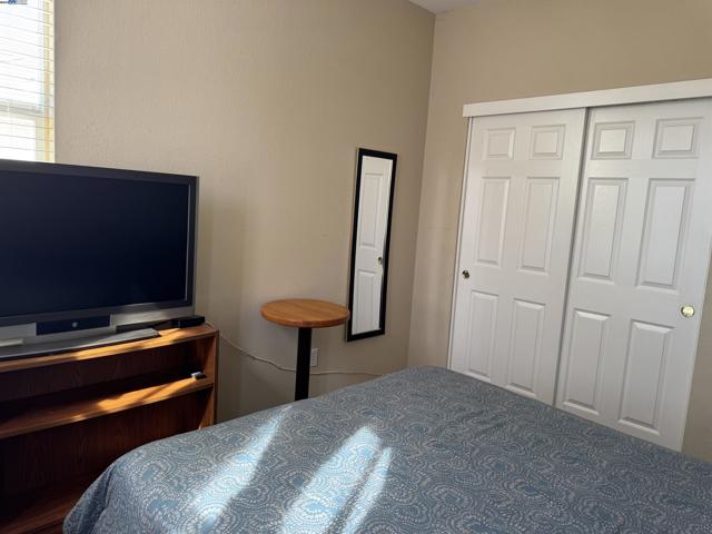 10342 Mono Ct, Stockton CA: https://media.crmls.org/mediaz/fd12dd61-758b-45cb-a972-f585302f95dc.jpg