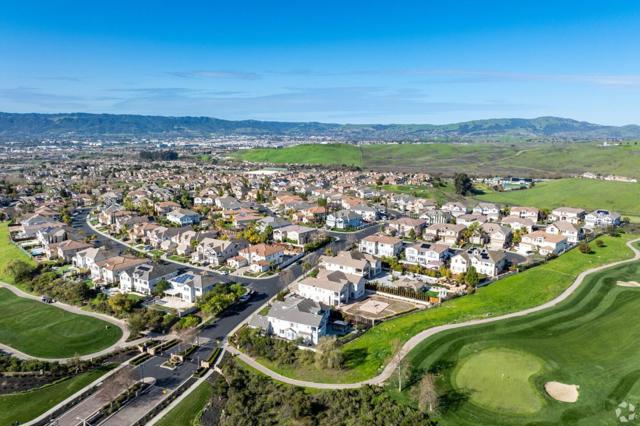 4986 Grayhawk Court, Dublin CA: https://media.crmls.org/mediaz/fd12f02c-639c-47c0-9a71-34463ac1dd5c.jpg