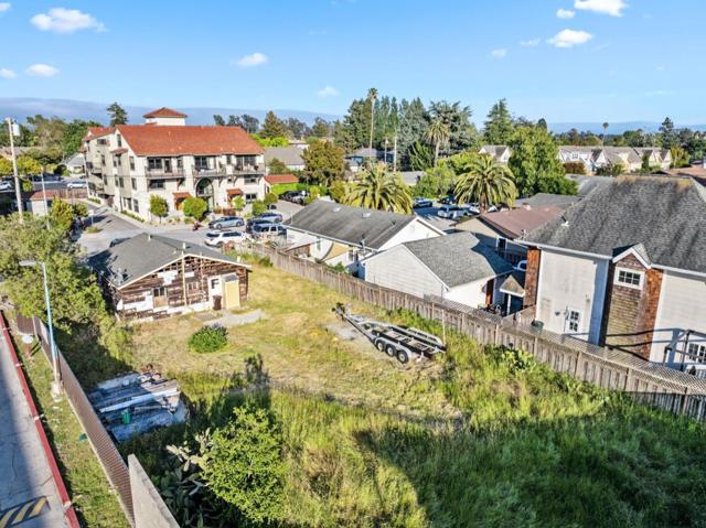 719 Darwin Street, Santa Cruz CA: https://media.crmls.org/mediaz/fd133a73-c7e6-4f79-af1b-aad5b81a61e1.jpg